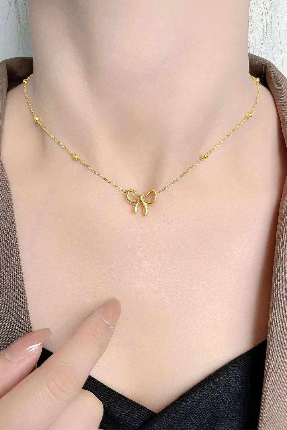 Bow Pendant Necklace